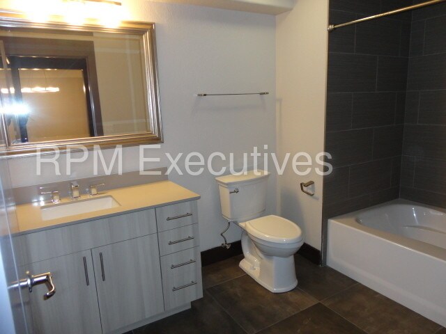 Building Photo - 24505 Town Center Dr
