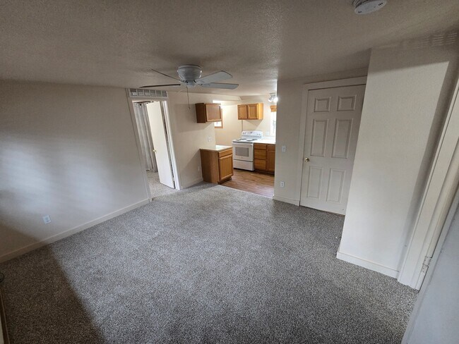 Building Photo - 403 23rd St