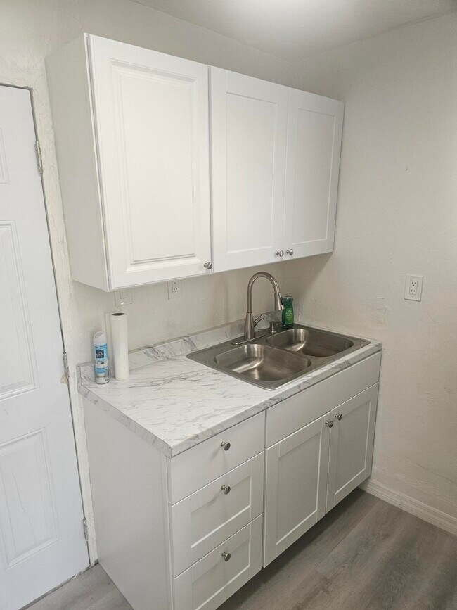 Foto del edificio - 505 NW 16th Ave