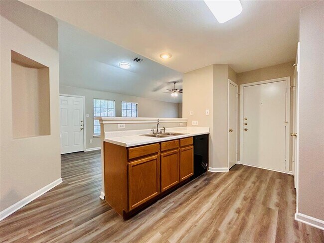 Building Photo - 8507 Apple Carrie Cove