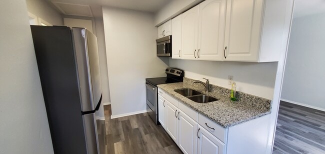 Foto del edificio - 3351 Hillsdale Ave