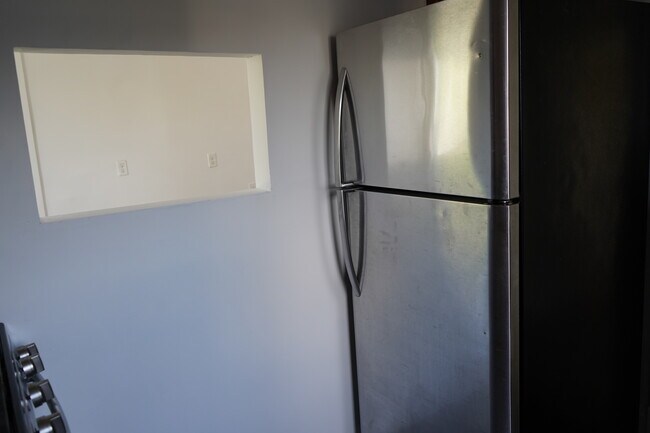 Kitchen - 101 S Pine Ave