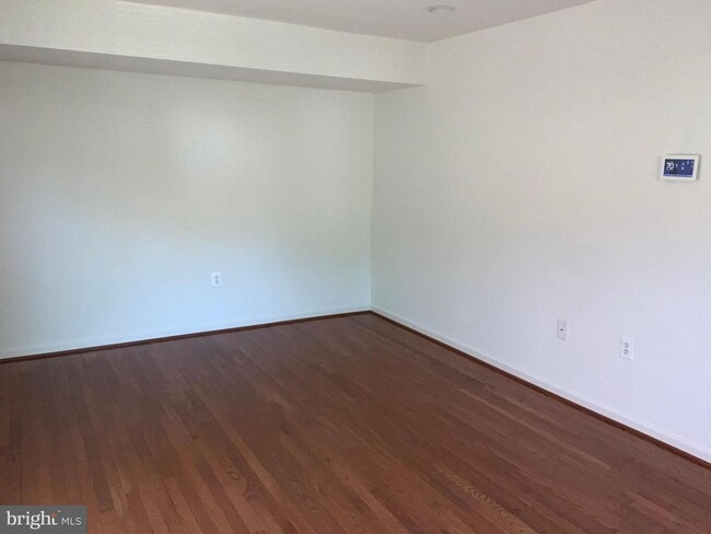 Building Photo - 747 Azalea Dr