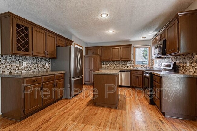 Building Photo - 14651 W 141st Dr