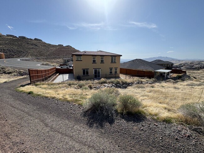 Foto del edificio - COMING SOON!! Stunning 4 Bed / 3 Bath NEXGEN Modern Home – $3,395/Month- Lesley Reilly Property