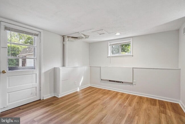 Foto del edificio - 7405 Columbia Ave