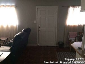 Foto del edificio - 1455 Hillcrest Dr