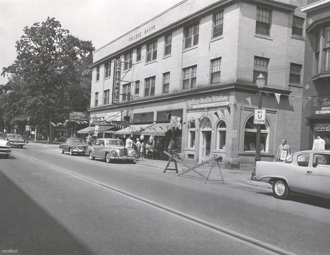 Building Photo - Studio, 1 bath  - College Manor Apartments