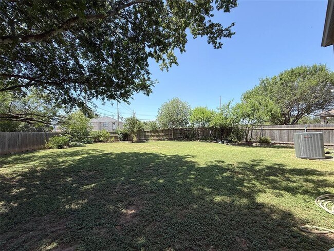 Building Photo - 6508 Eudora Cove
