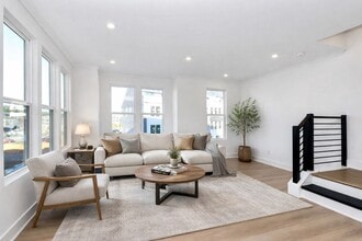 Building Photo - 5027 Duchess Dr