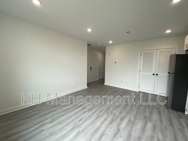 Photo - 5436 Vine St Apartment