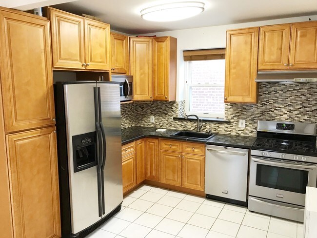 Foto del edificio - 4210 Avenue R