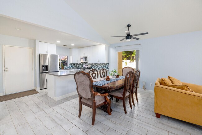 Foto del edificio - 79602 Ave 42