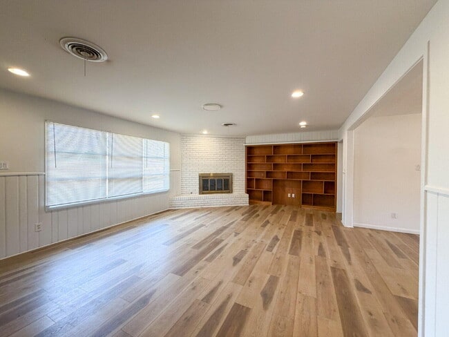 Building Photo - 3414 57th St