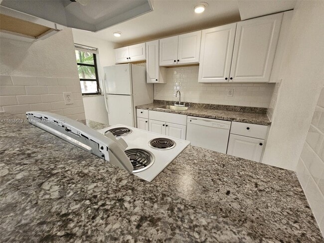 Building Photo - 235 Antilla Ave