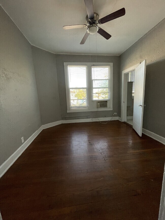 Building Photo - Charming 1 bedroom 1 bathroom near St. Mary's