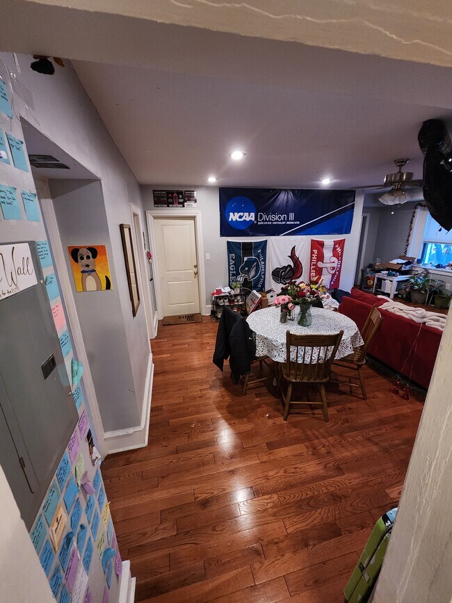 Building Photo - 341 N Easton Rd