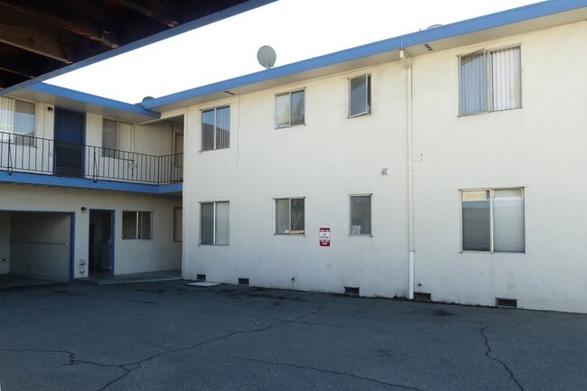 Building Rear - 365 W Weddell Dr