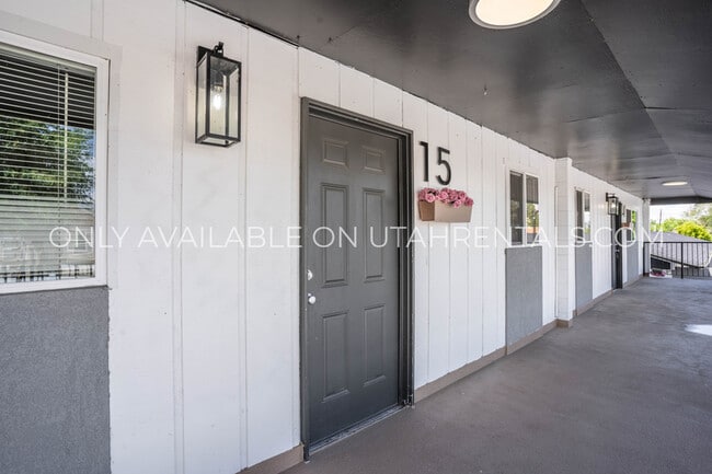 Building Photo - 425 S 600 W