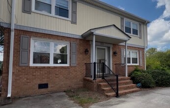 Building Photo - 3021 Luxembourg St