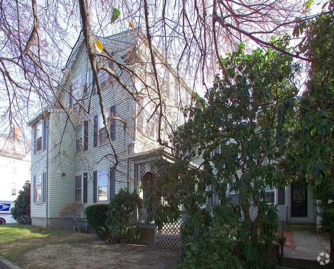 Building Photo - 137 Winter St