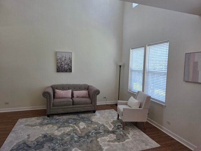 Building Photo - 54 Woodview Dr