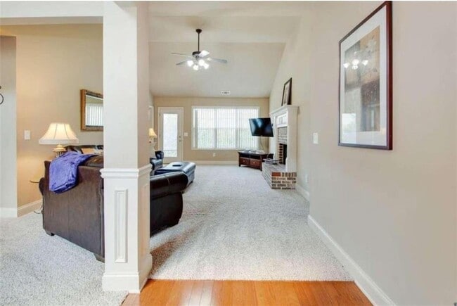 Foto del edificio - 4217 Brentwood Dr