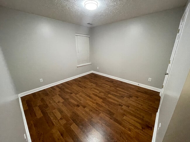 Building Photo - 7005 Timber Oak Dr