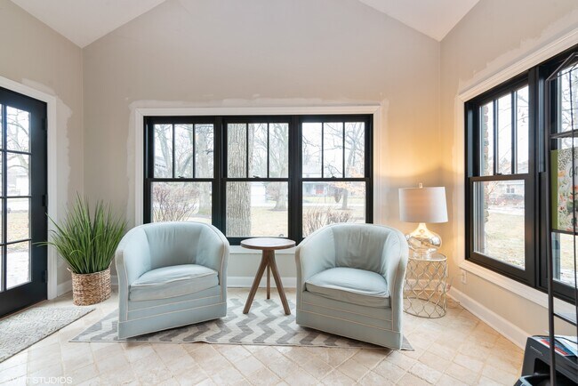 Foto del edificio - 1777 S Shore Dr