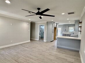 Building Photo - 708 Crown St