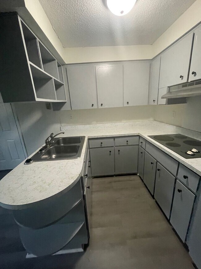Foto del edificio - 3 Bed 2 Bath | Single Car Garage | Washer/Dryer Hookups | Central Air | Pet Friendly | Section 8 ...