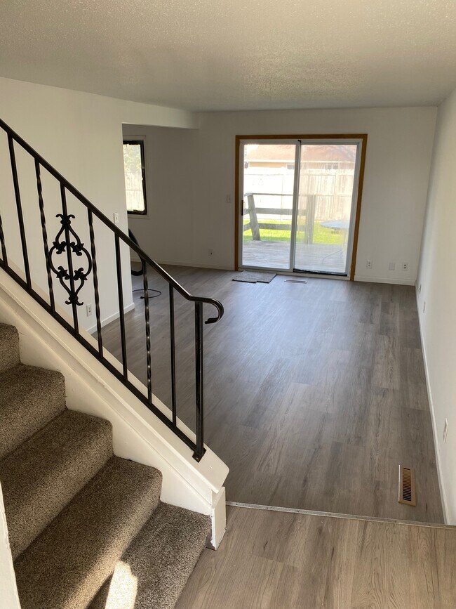 Building Photo - 3220 Nevada Ave N