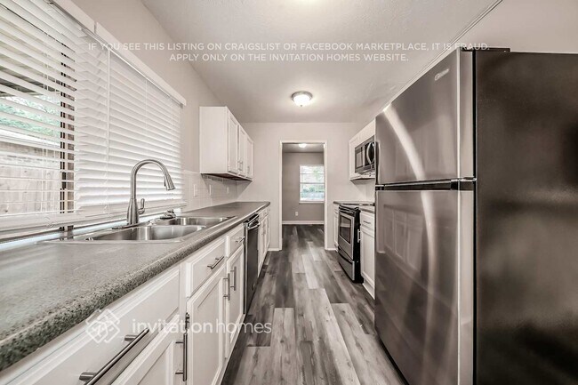 Foto del edificio - 2709 Clover Valley Dr