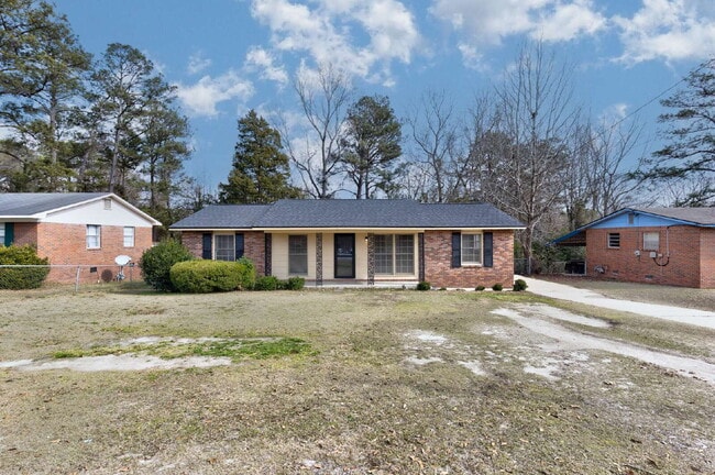 Building Photo - Newly Renovated 4BR/2BA Home with Large Yard + Storage Shed | Flexible Kitchen Island