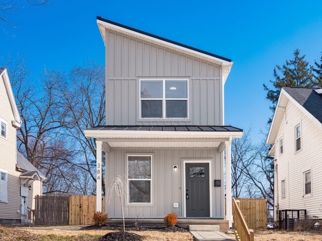 Building Photo - 384 Whitethorne Ave