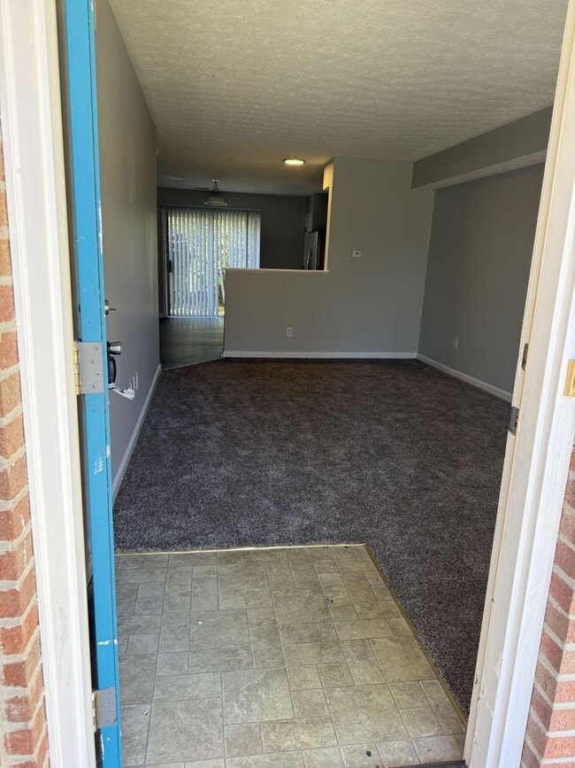 Building Photo - 3 bed home