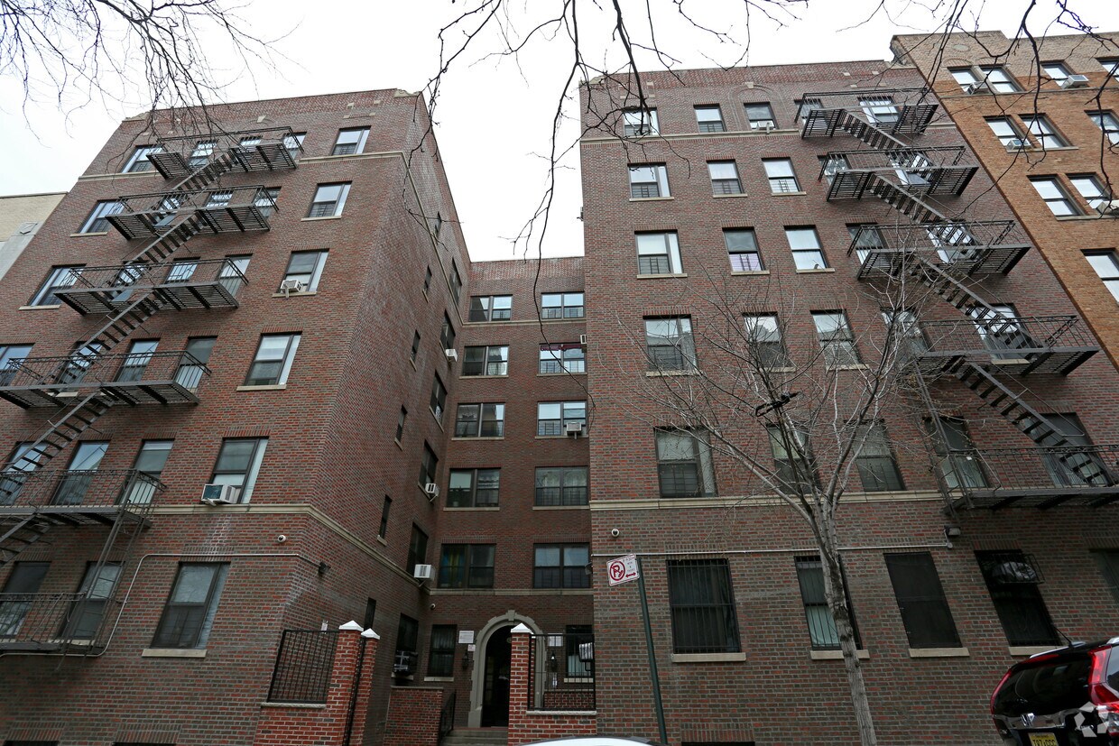 Building Photo - 631 W 152nd St