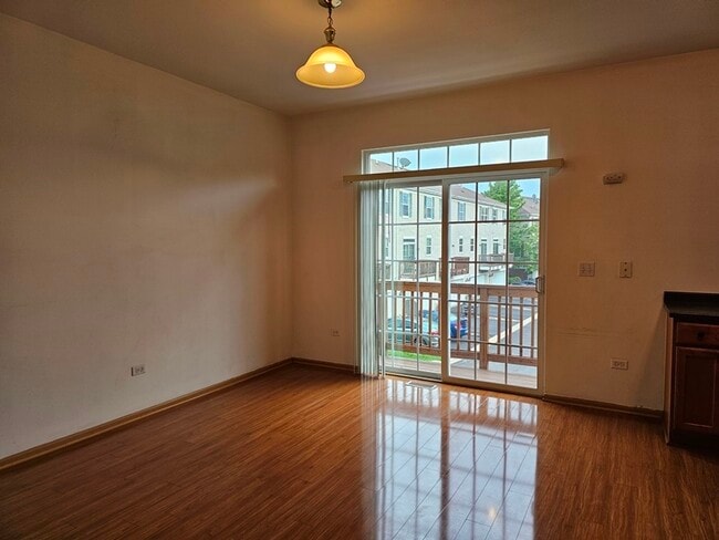 Building Photo - 1351 W Alder Creek Dr