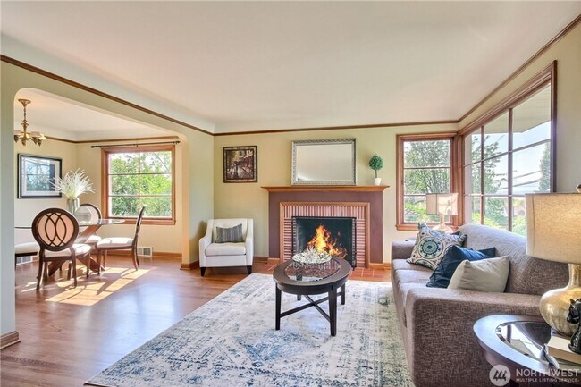 Foto del edificio - Old World Charm in desirable Sunset Hill l...