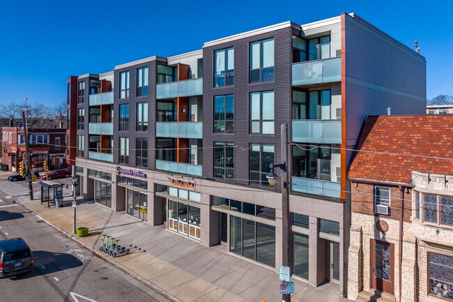 Apartments for Rent with High Ceilings in Riverside Park, Milwaukee ... - High Ceiling Penthouse Rentals In Milwaukee
