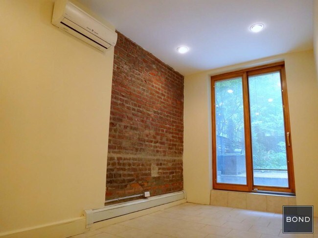 Foto del edificio - 437 W 22nd St