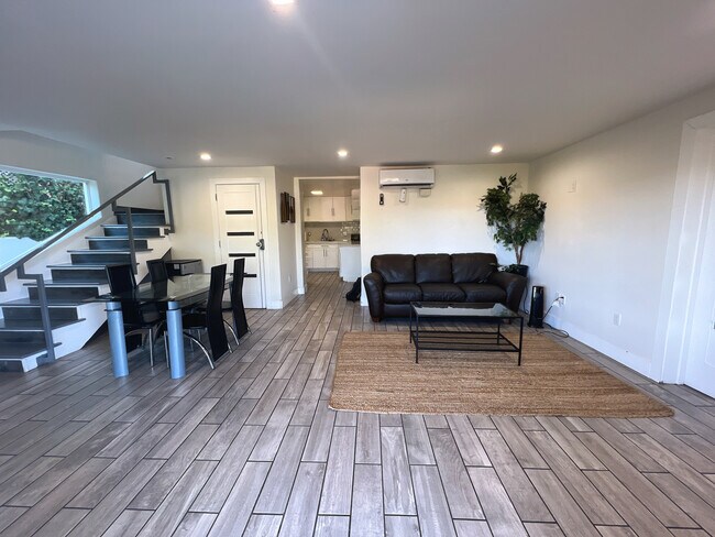 Foto del edificio - 3407 Troy Dr