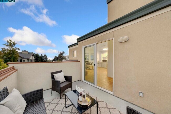 Área del patio - 2615 Telegraph Ave