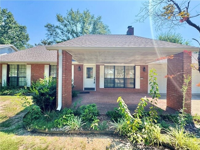 Building Photo - 3500 W Hemlock St