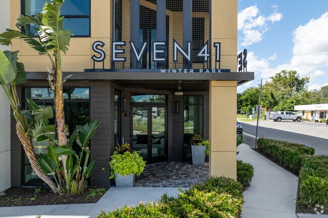 Entrada principal - Seven41 Winter Park