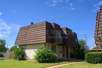 Building Photo - 857 S Broadview Ave