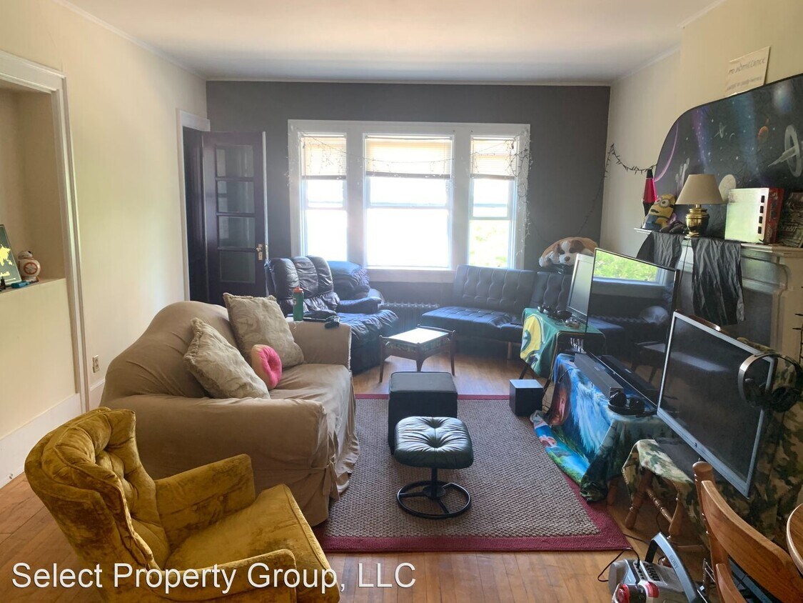 Primary Photo - 1030 N Marshall St