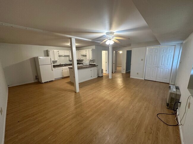 Building Photo - 836 Mountain View Rd