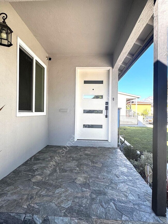 Building Photo - 1569-1567 Carol Dr