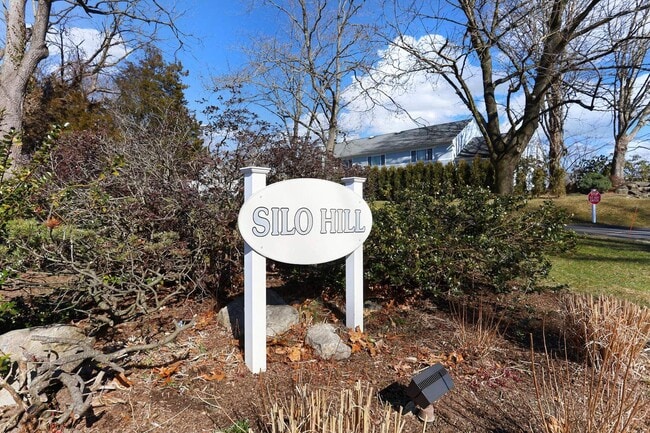 Building Photo - 104 Silo Cir